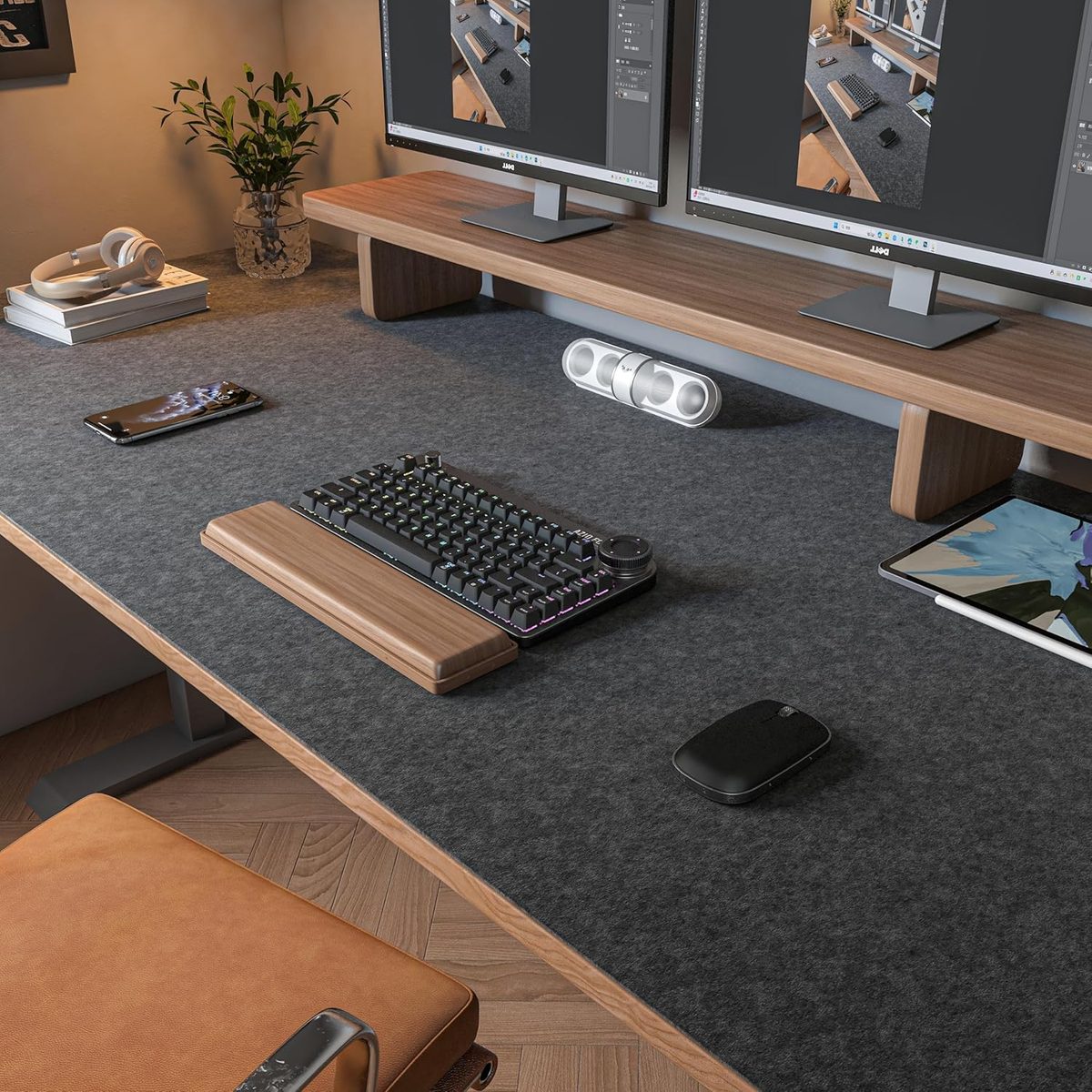 Felt desk mat for mechanical keyboard